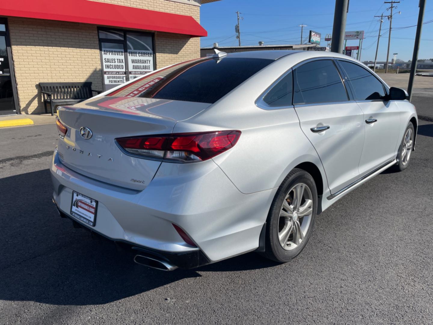 2019 Silver Hyundai Sonata (5NPE34AF4KH) with an 4-Cyl, SULEV, 2.4 Liter engine, Automatic, 6-Spd w/Overdrive and Shiftronic transmission, located at 8008 Warden Rd, Sherwood, AR, 72120, (501) 801-6100, 34.830078, -92.186684 - Photo#7